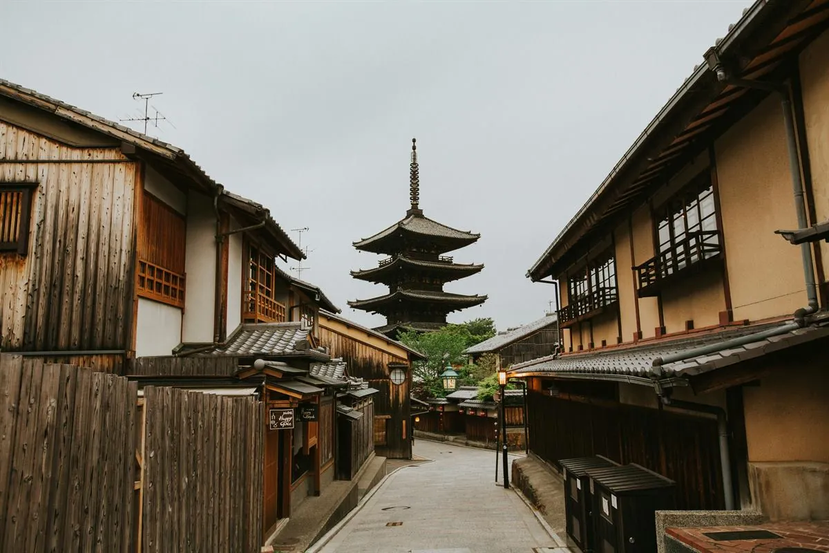 Historic cobbled streets of Gion and Higashiyama in Kyoto
